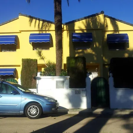 GRAN ADOSADO CON PISCINA PRIVADA en ZONA MUY TRANQUILA-3